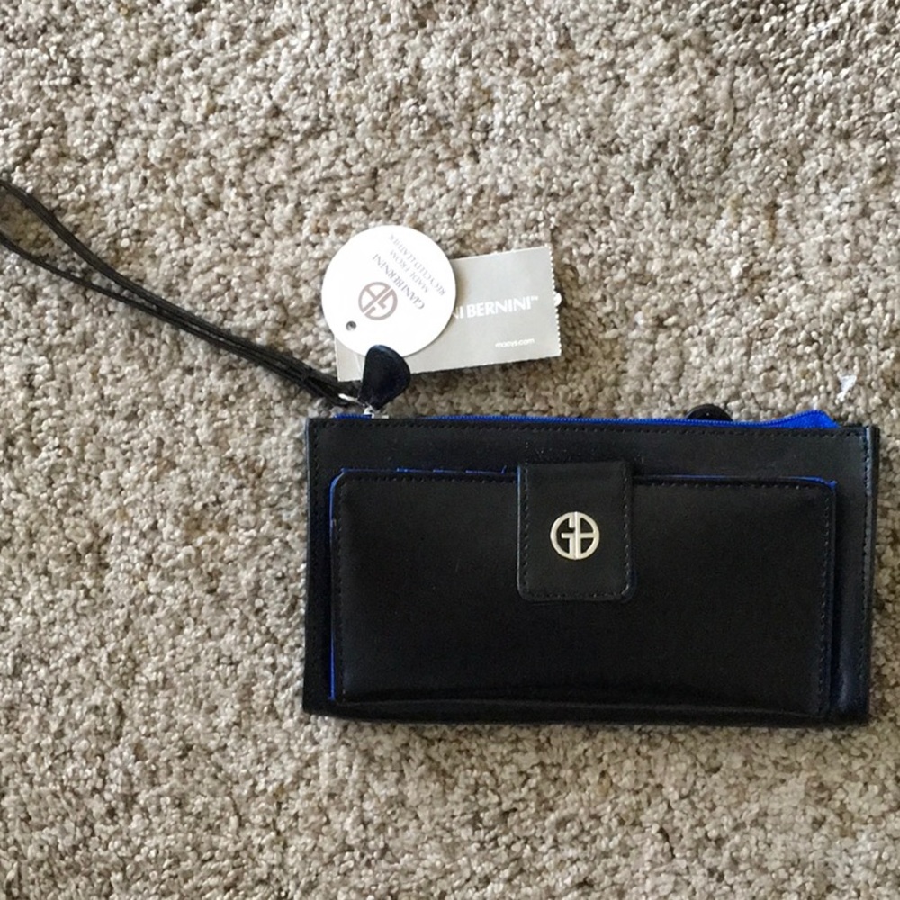 NWT Giani Bernini Wristlet wallet